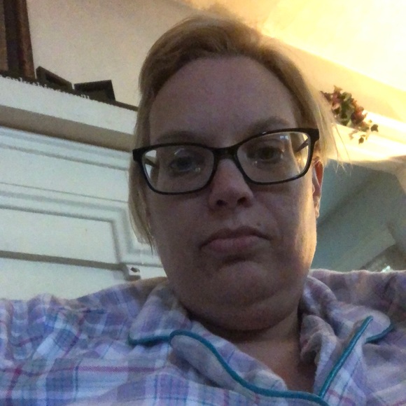 Meet your Posher, Stephanie - Picture 1 of 1